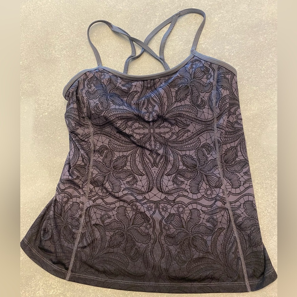 Athleta gray/black Ombre Fitted Graphic active top